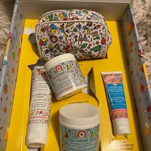 First Aid Beauty gift pack